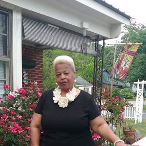 Meet your Posher, Linda